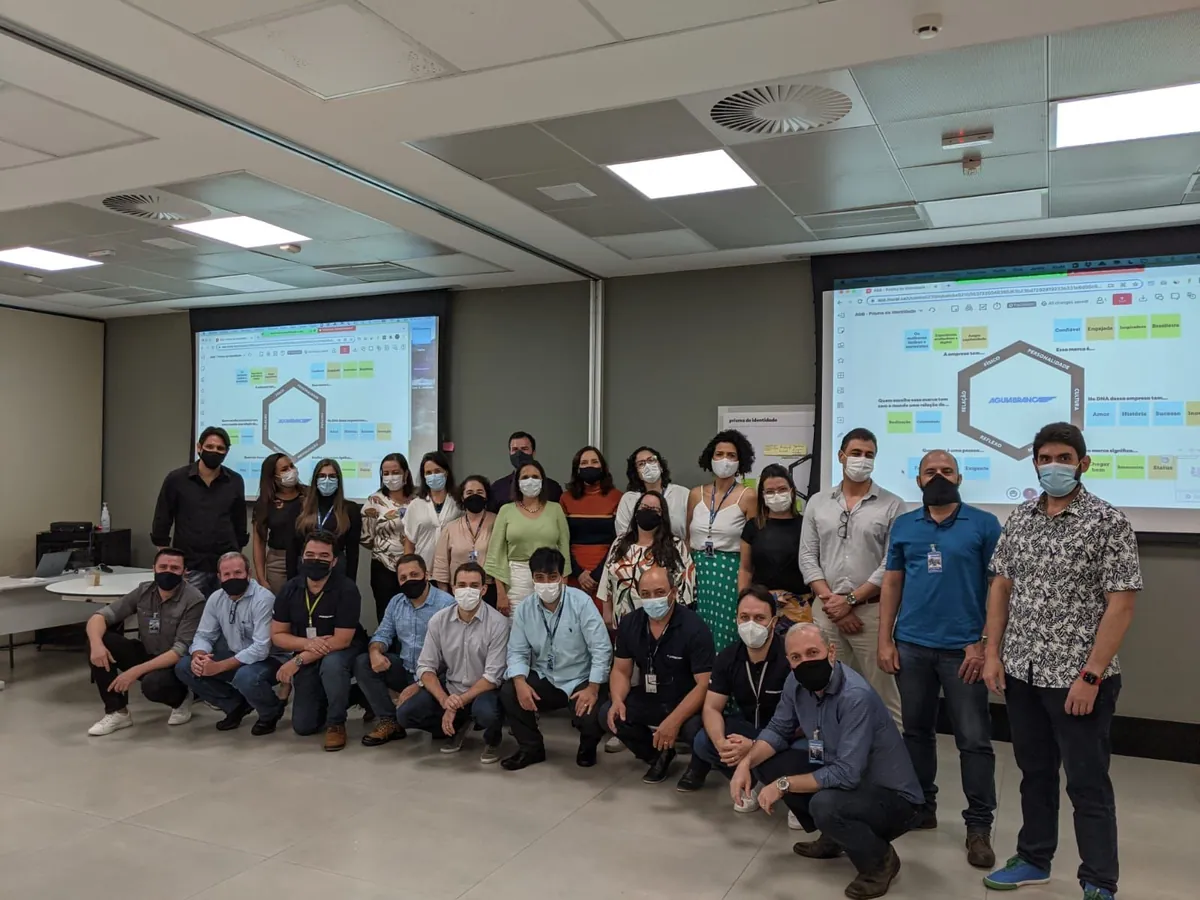 Dia de Prisma de Identidade com a equipe da Águia Branca